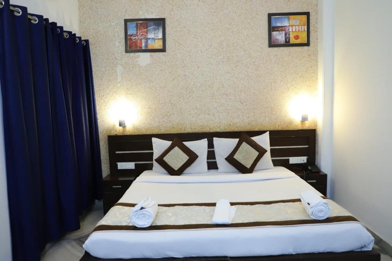 Hotel Tara Palace By Goyal Hoteliers Agra  Esterno foto