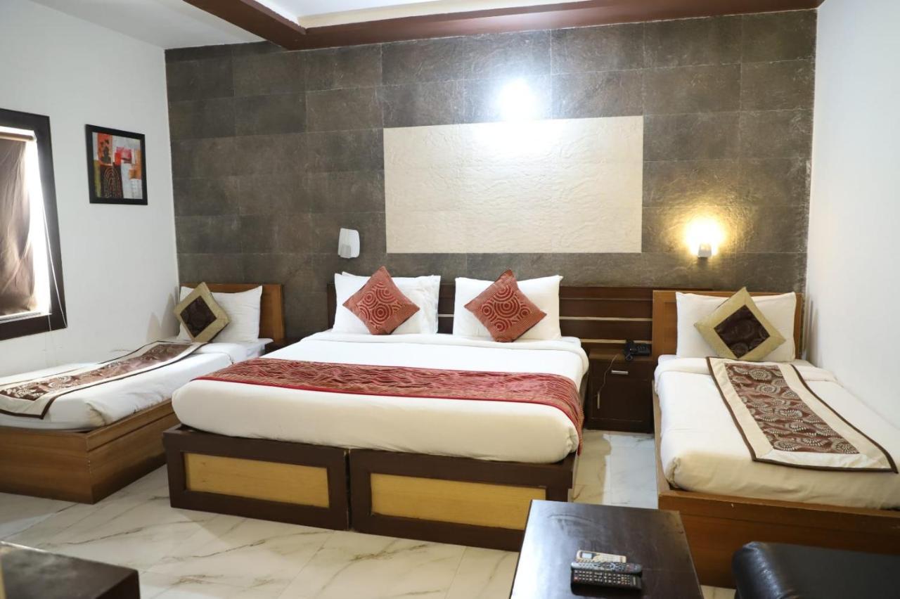 Hotel Tara Palace By Goyal Hoteliers Agra  Esterno foto