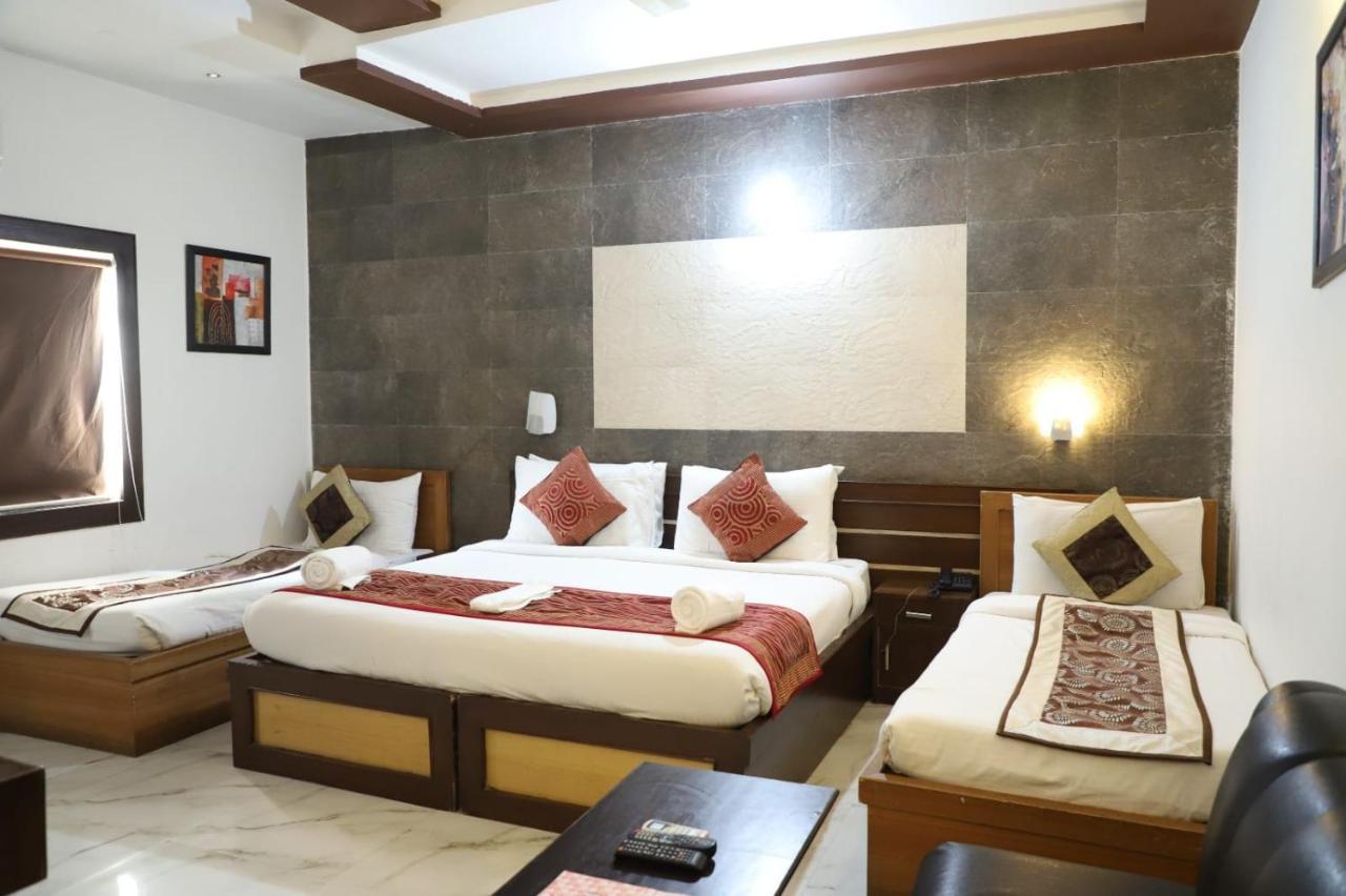 Hotel Tara Palace By Goyal Hoteliers Agra  Esterno foto