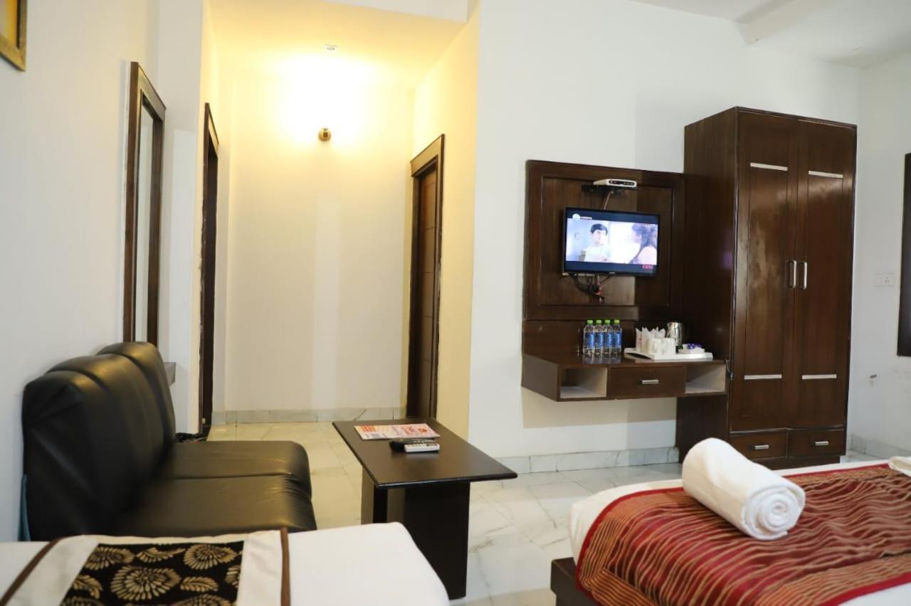 Hotel Tara Palace By Goyal Hoteliers Agra  Esterno foto