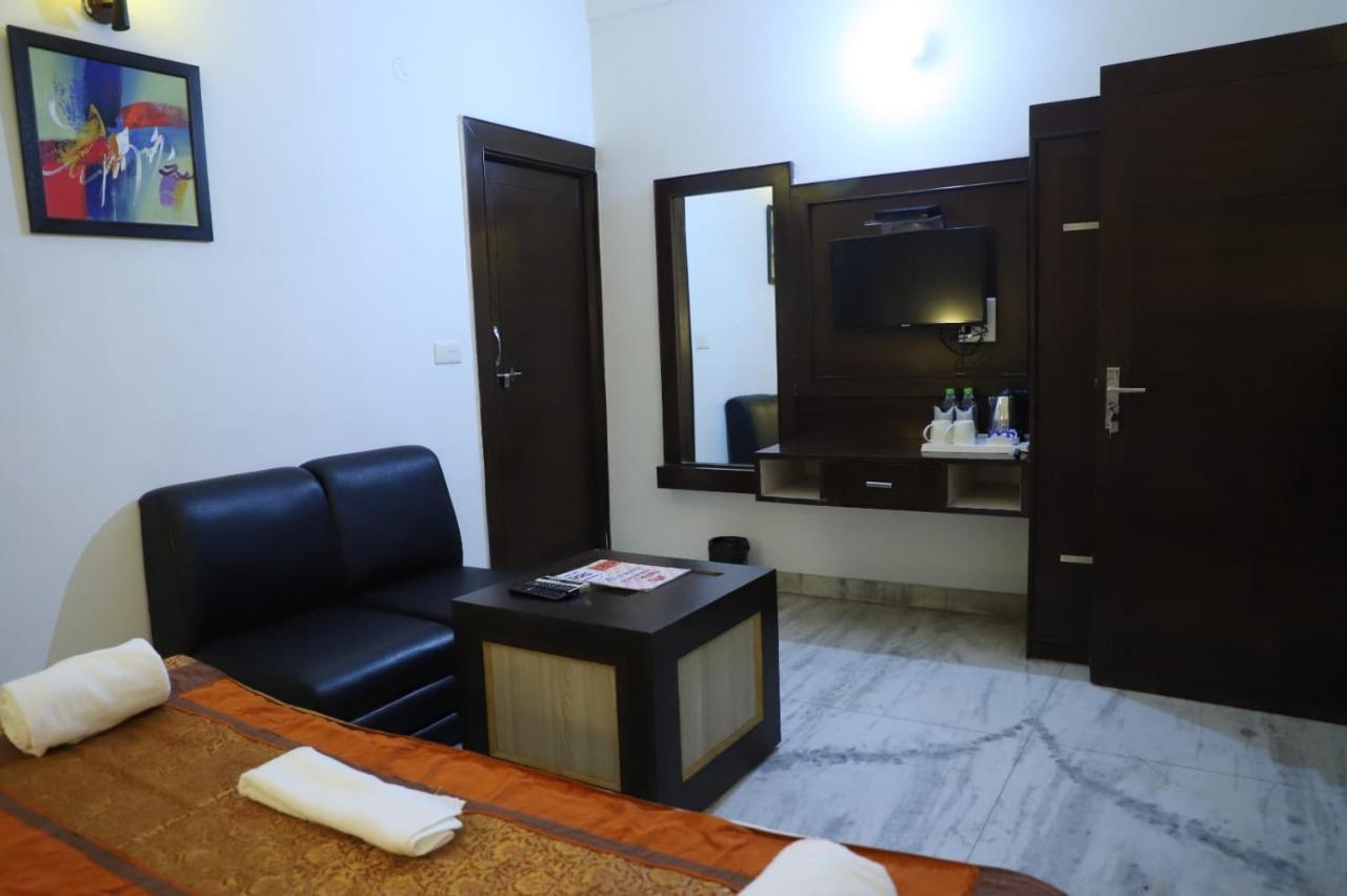 Hotel Tara Palace By Goyal Hoteliers Agra  Esterno foto