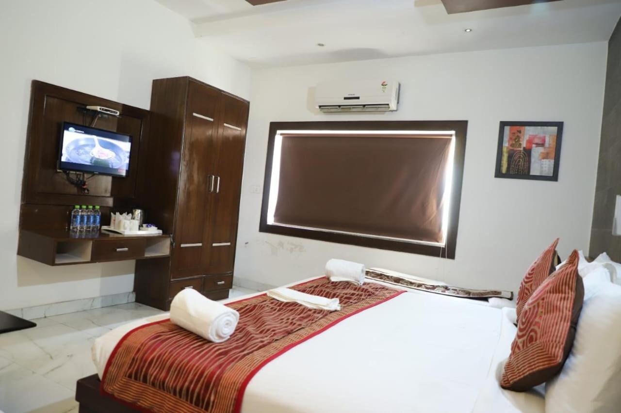 Hotel Tara Palace By Goyal Hoteliers Agra  Esterno foto