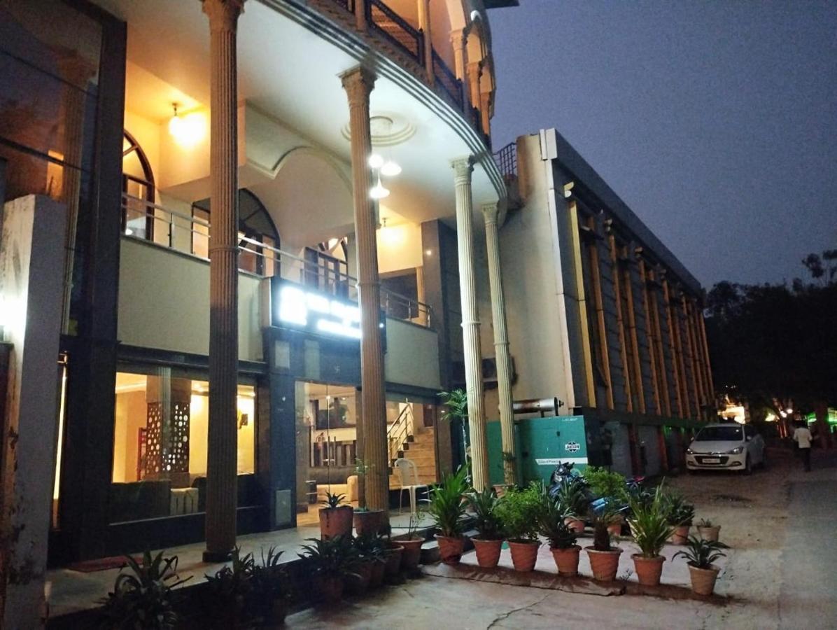 Hotel Tara Palace By Goyal Hoteliers Agra  Esterno foto