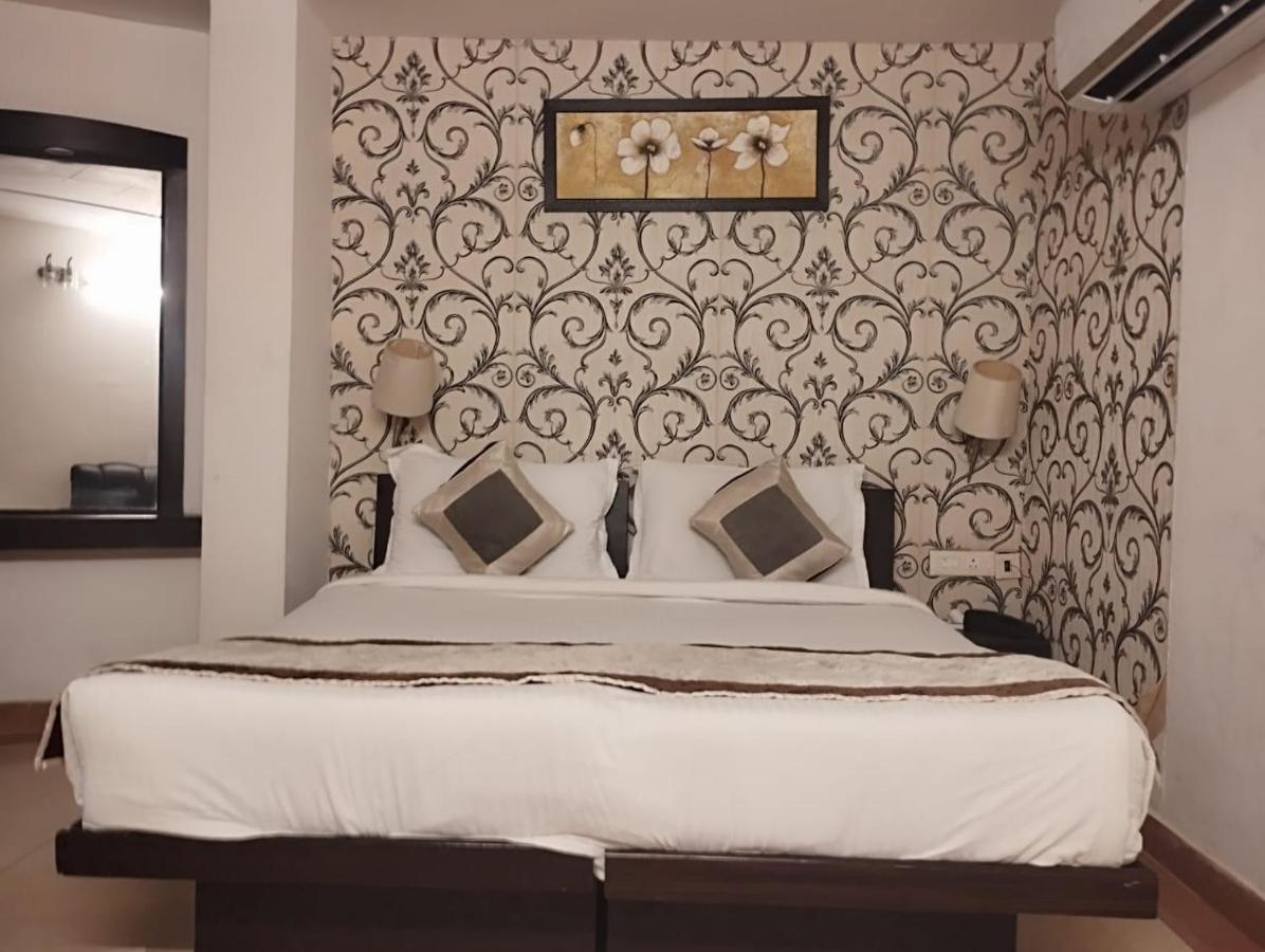 Hotel Tara Palace By Goyal Hoteliers Agra  Esterno foto